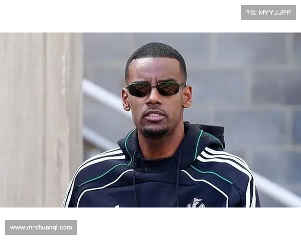 鲁尼批评伊萨克罢训导致伤病,利物浦新援陷舆论